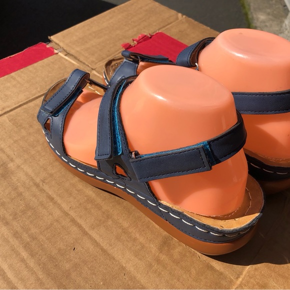 Adidas Predator DB2330 Shoes Boys Black Red White Soccer Cleats Size 2.5 - Picture 2 of 12